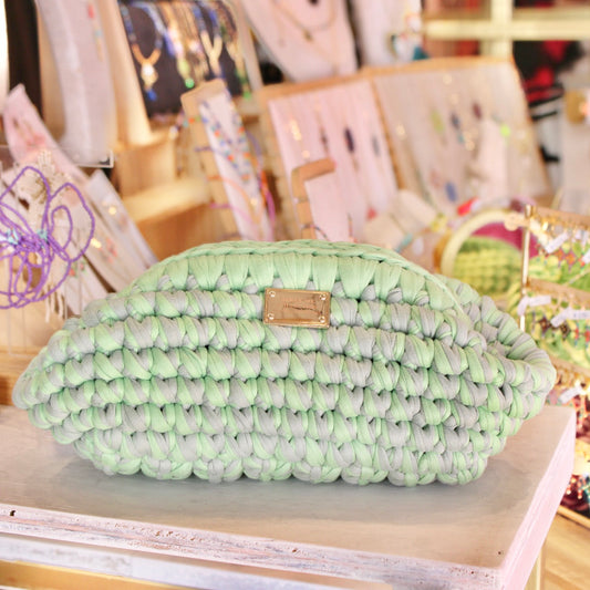 CLUTCH PISTACHE / VERDE CENIZO